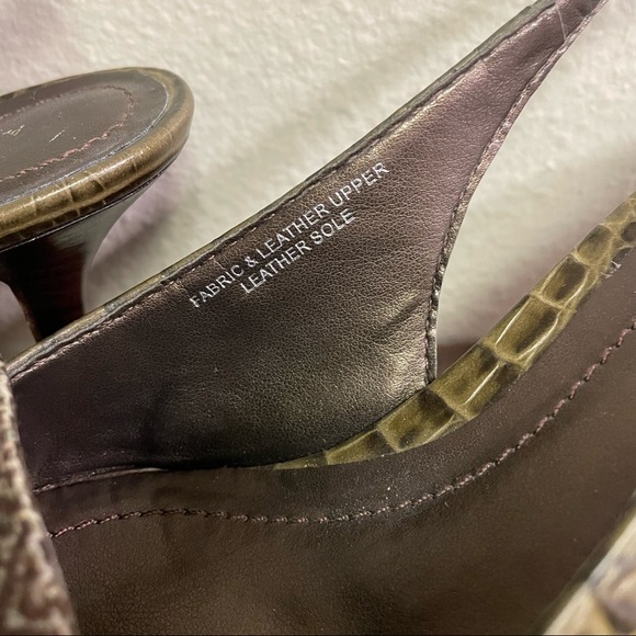 ANN TAYLOR Unique Strapback Olive Green Pointed Toe Leather & Tweed Heels 6M - Picture 3 of 5